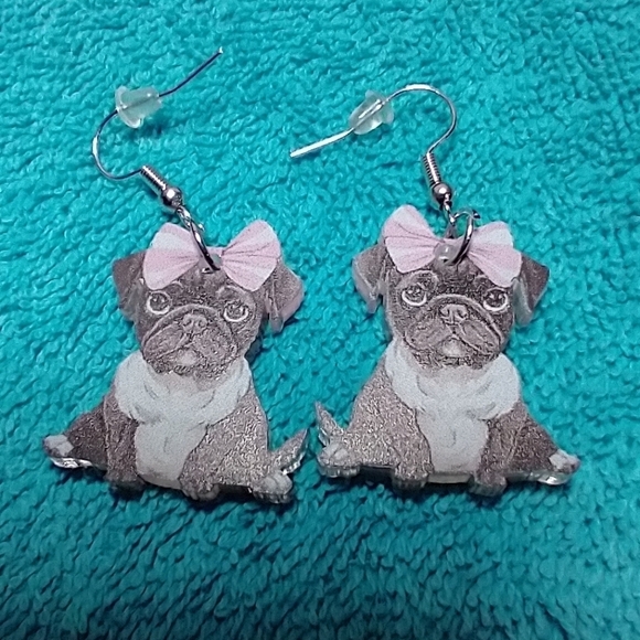 Cute colorful black white pink bow pug dog wire dangle earrings - Picture 3 of 3